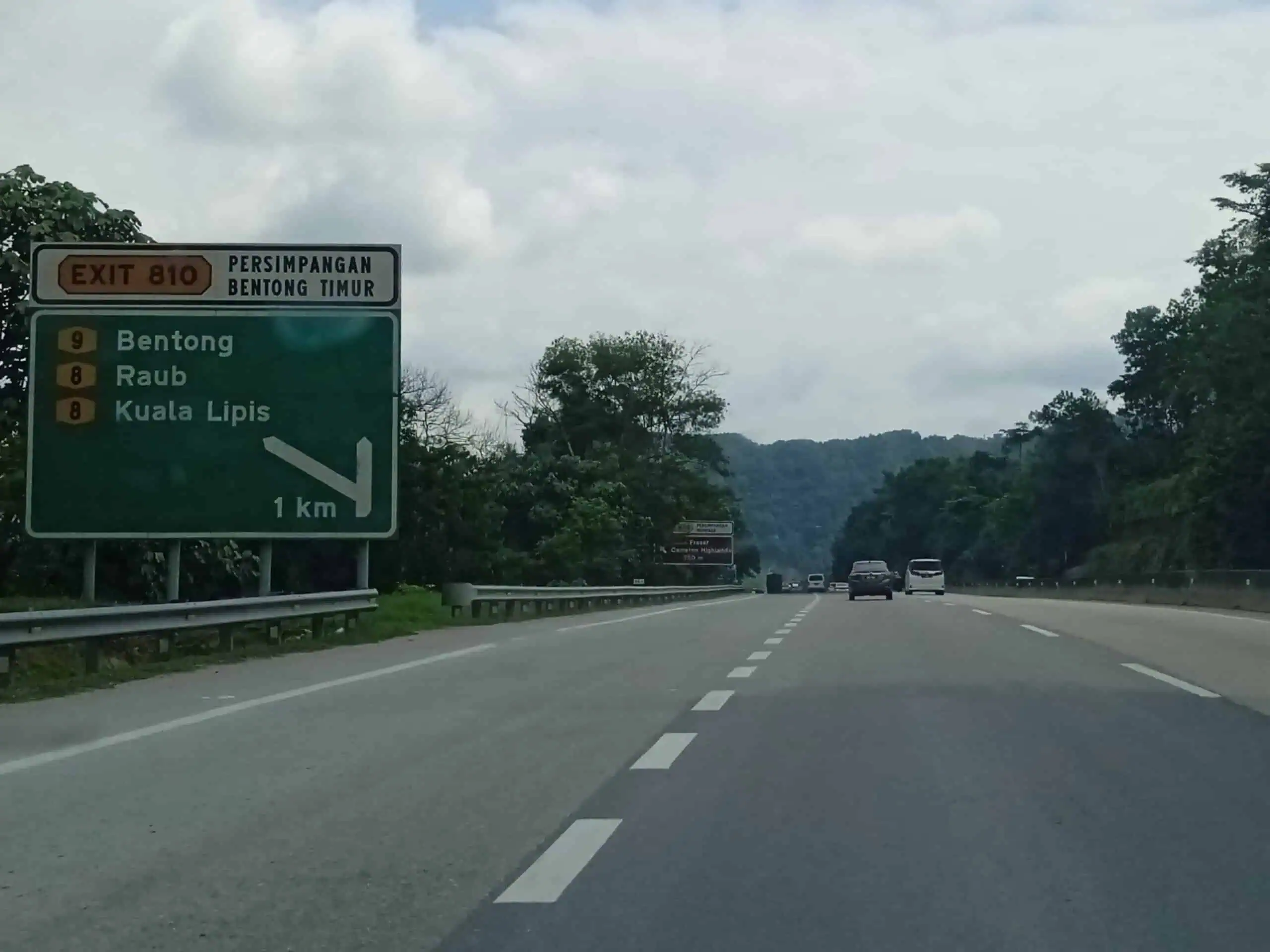 image of Kuala Lumpur - Bentong highway towards Bentong Timur Exit 810
